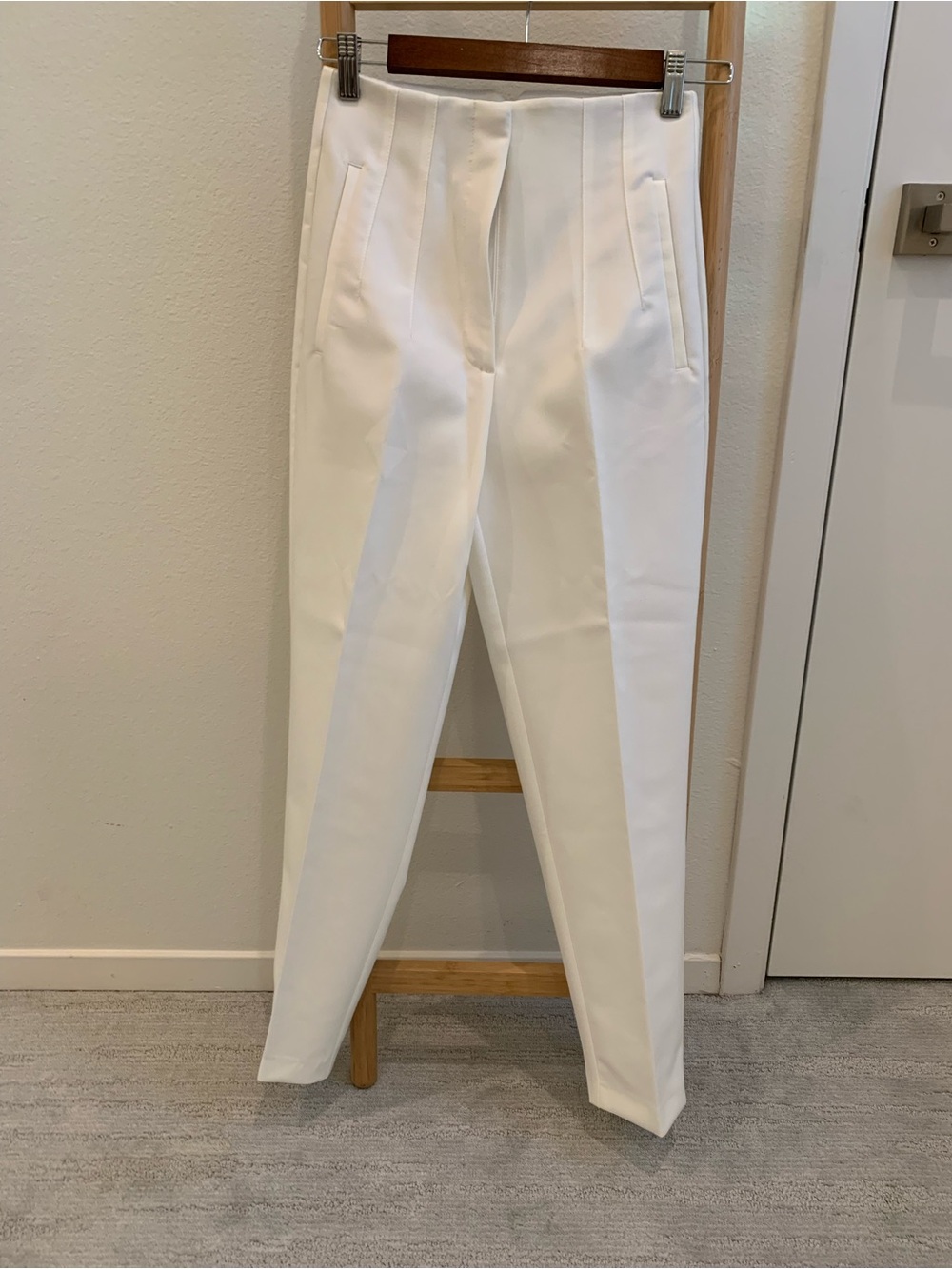 Zara Pleated white pants